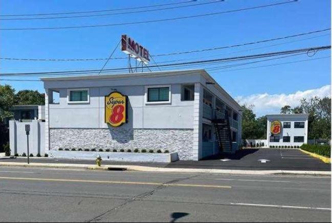 Motel Super 8 By Wyndham Lindenhurst