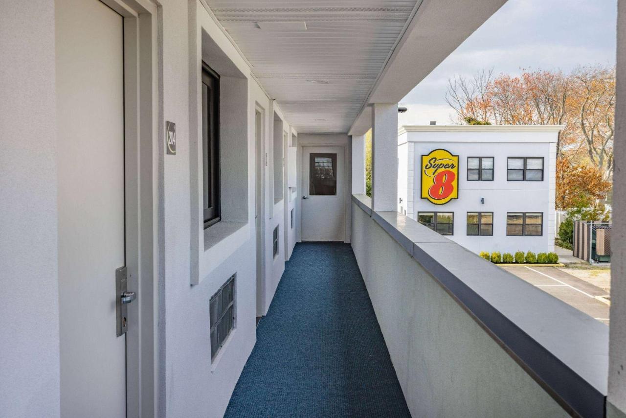 Super 8 By Wyndham Motel